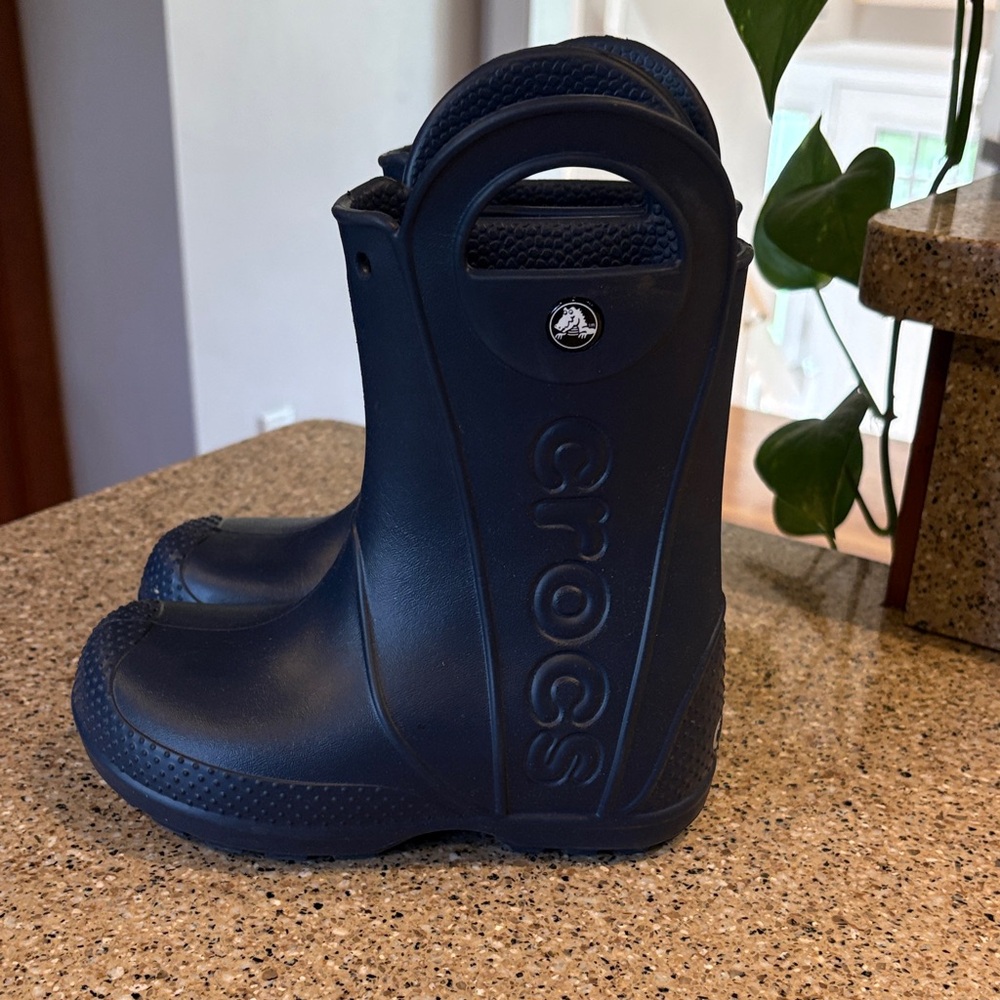 CROCS Navy Kids' Handle It Rain Boots | EUC